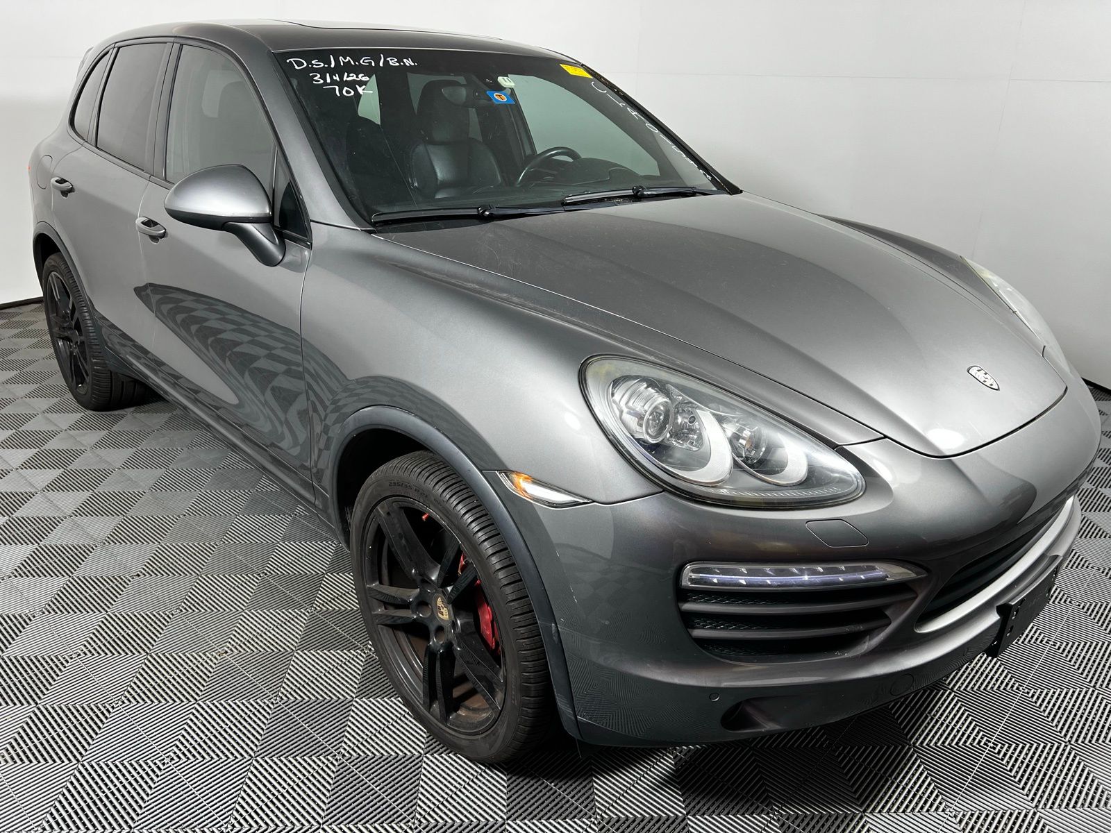 Thumbnail: 2012 Porsche Cayenne - 3