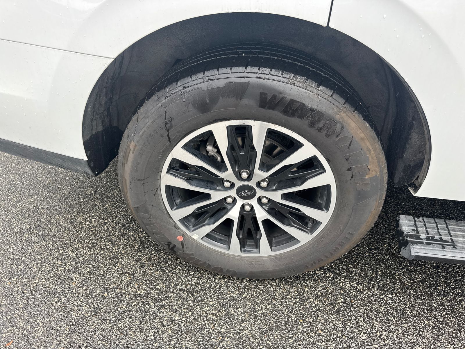 Used 2025 White Ford Platinum image 17