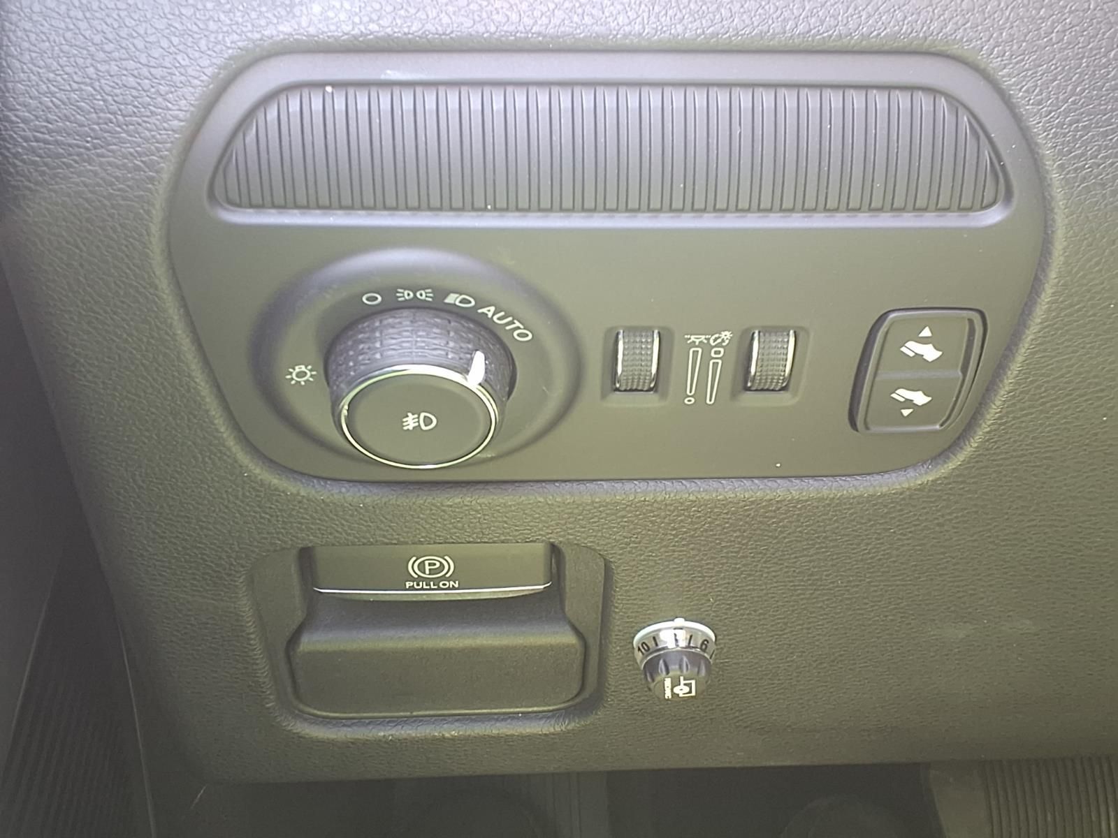 2023 Jeep Wagoneer Base White at River Oaks CDJR