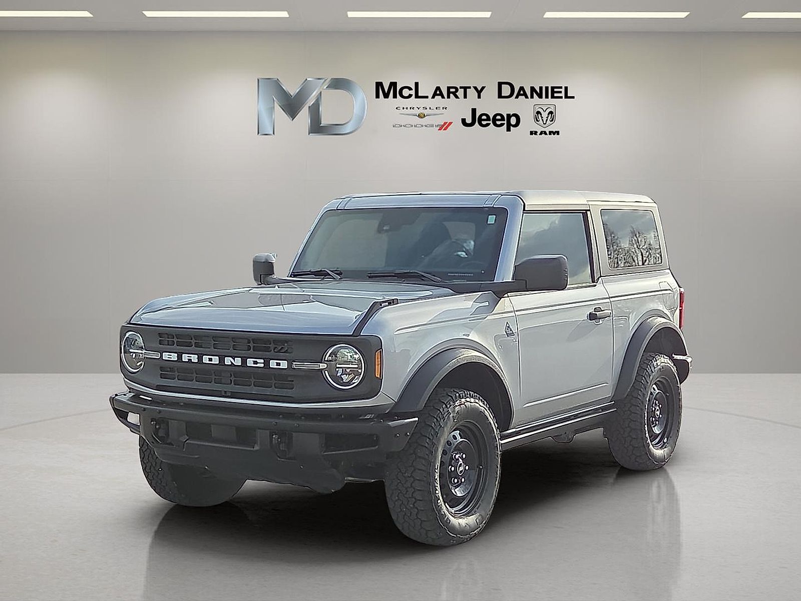 View vehicle photo 2