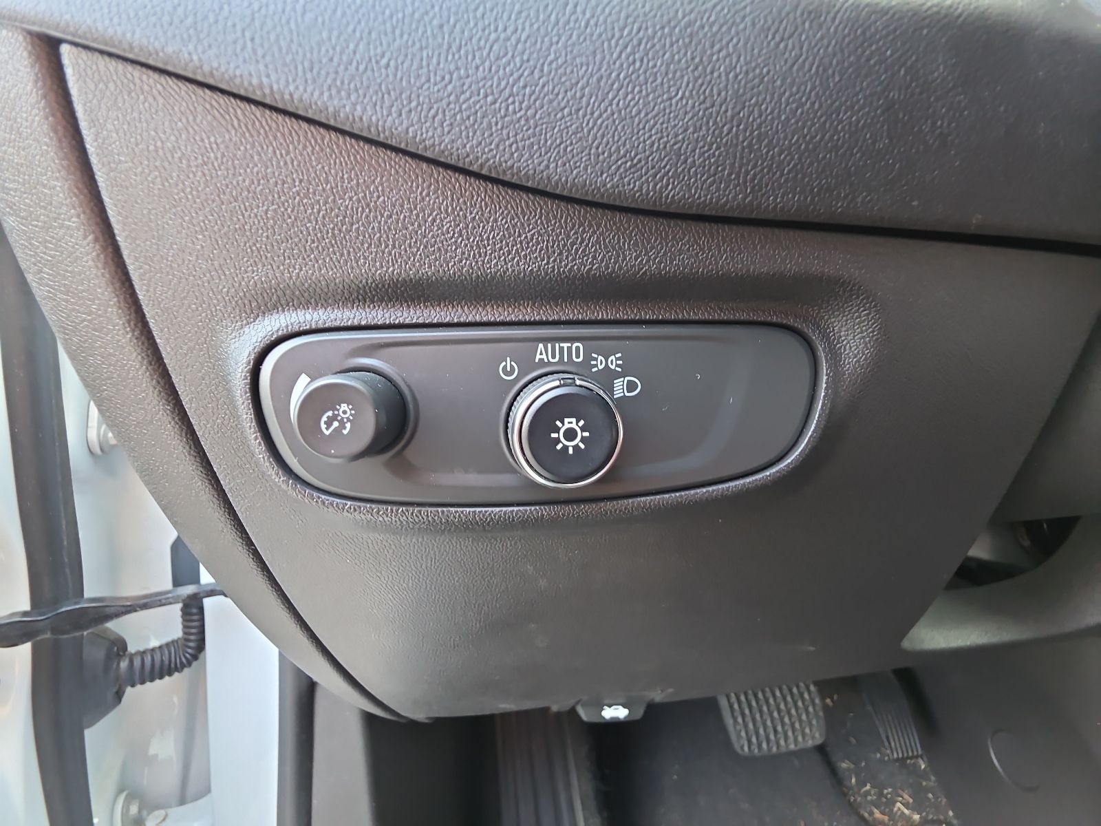 Used 2024 White Chevrolet LT image 20