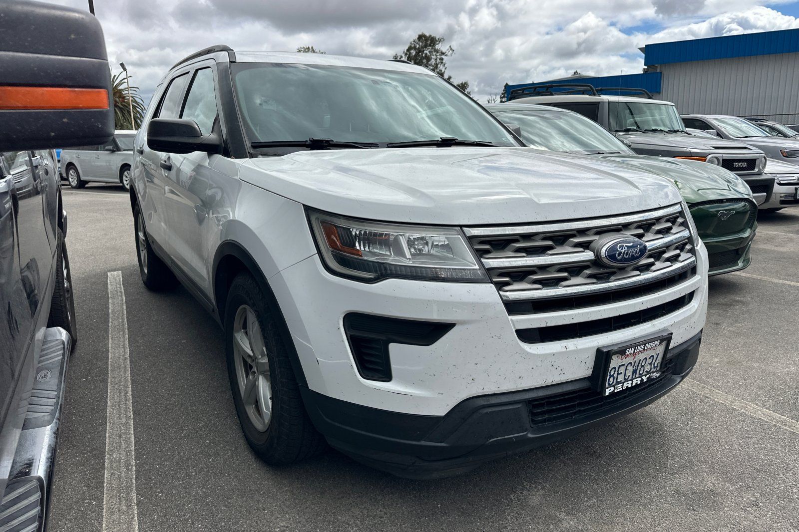 Oxford White 2018 Ford Explorer Base SUV / Crossover Front-Wheel Drive 6-Speed Automatic