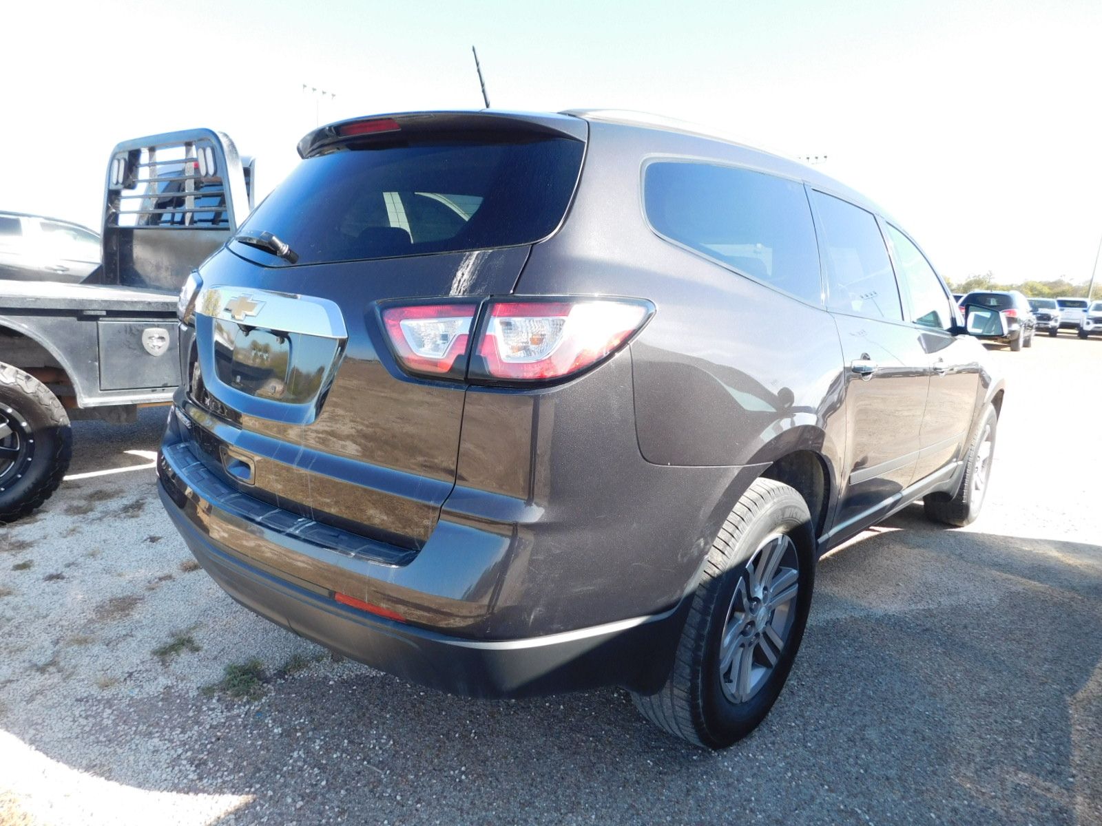 2017 Chevrolet Traverse LS 2