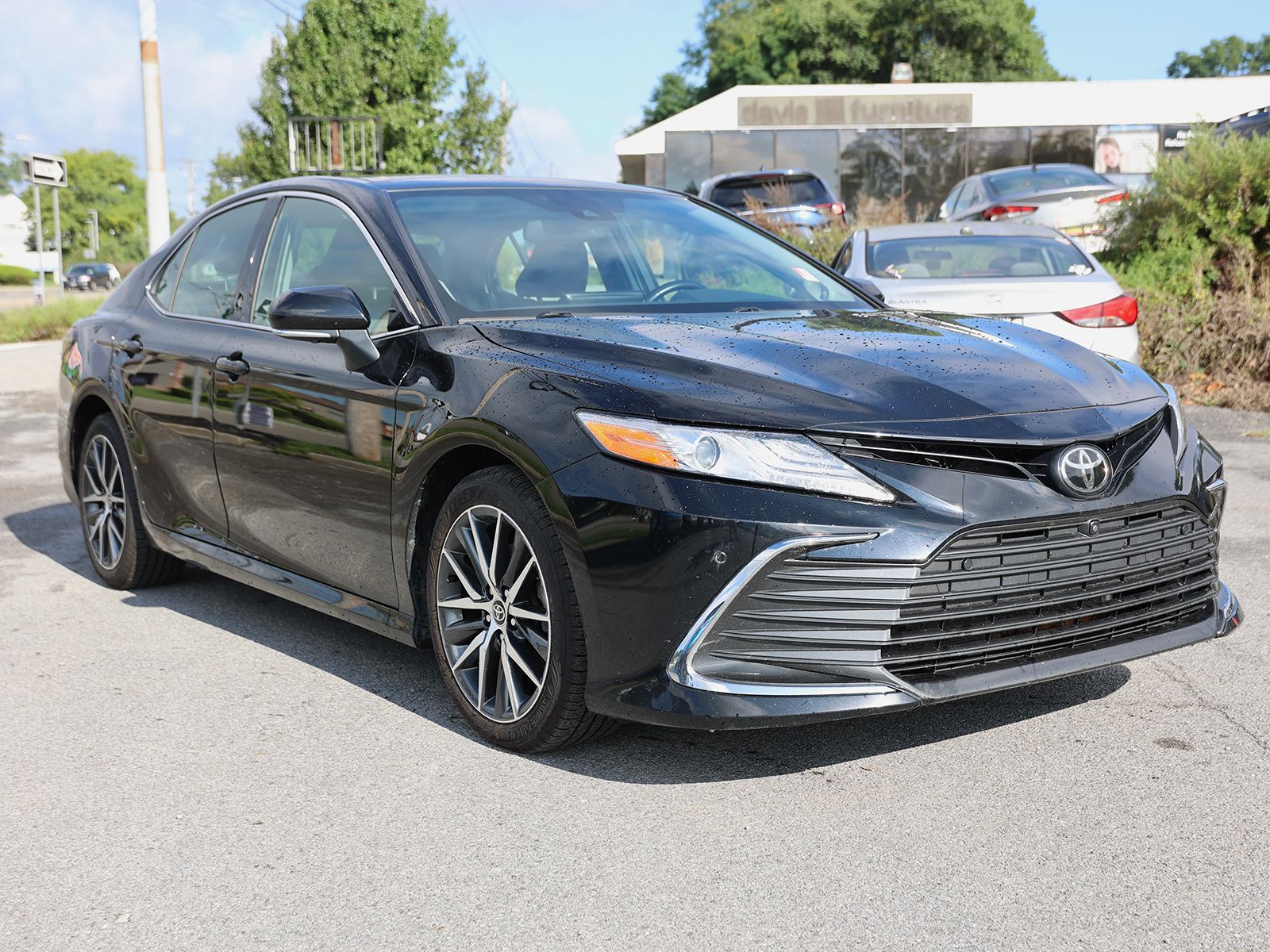 2022 Toyota Camry Negro (Midnight Black Metallic) Sedán Tracción en las cuatro ruedas 8 velocidades Automática
