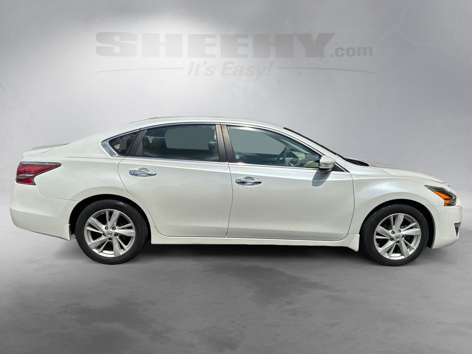 Used 2015 Pearl White Nissan 2.5 SL image 8