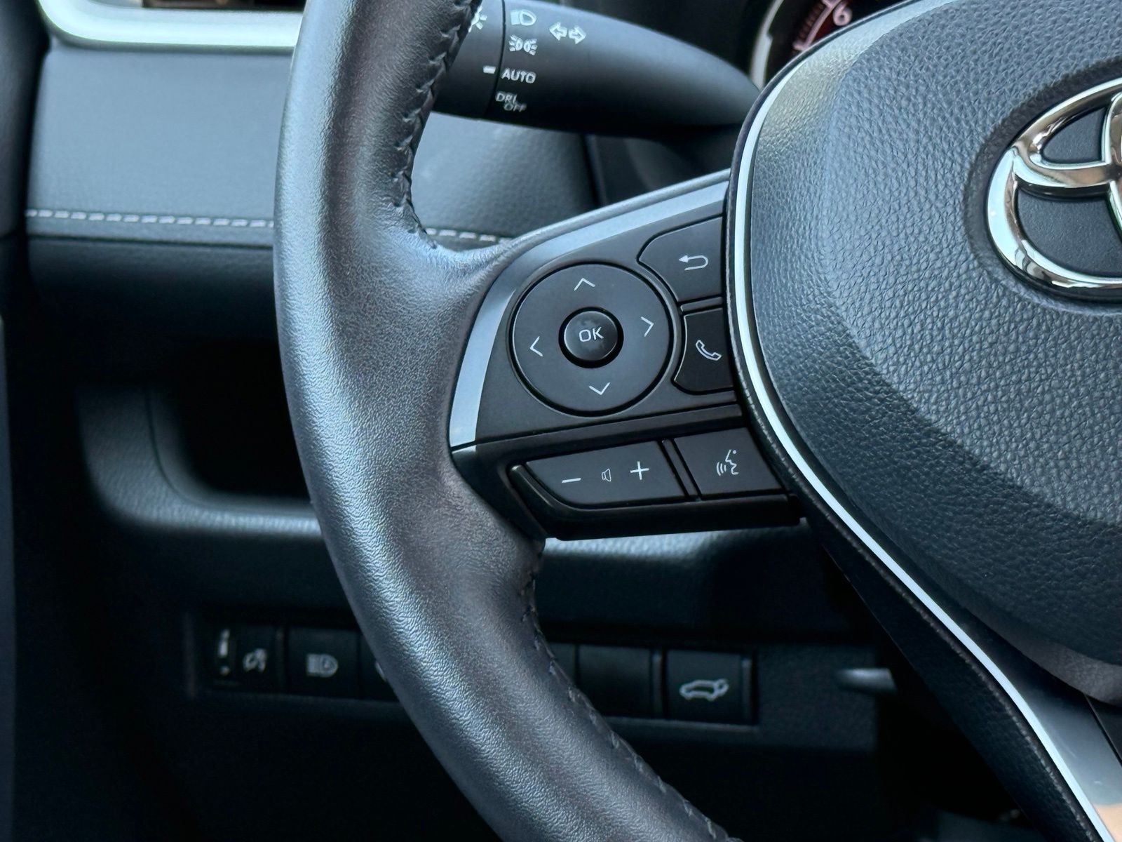 Used 2024 White Toyota XLE image 30