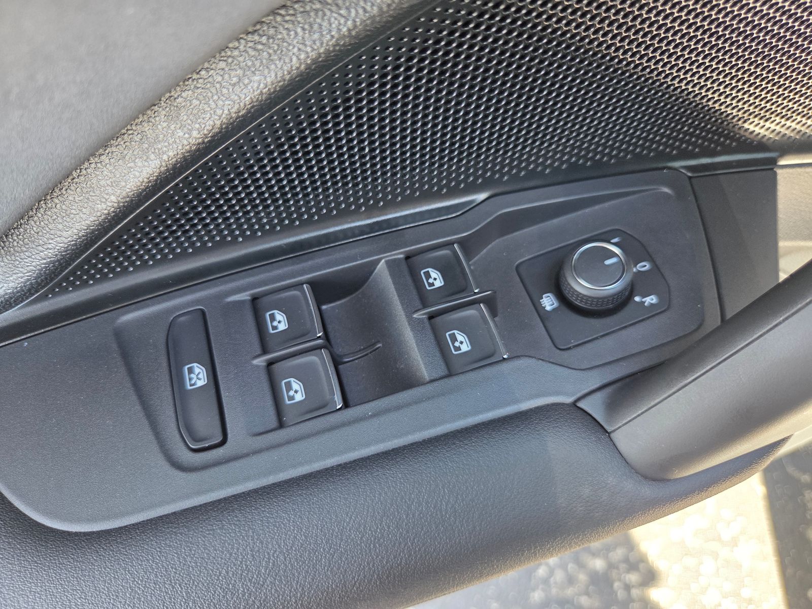 used 2025 Volkswagen Tiguan car, priced at $32,450
