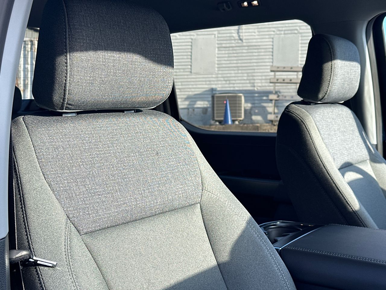 2025 Ford F-150 Lightning XLT - Photo 8