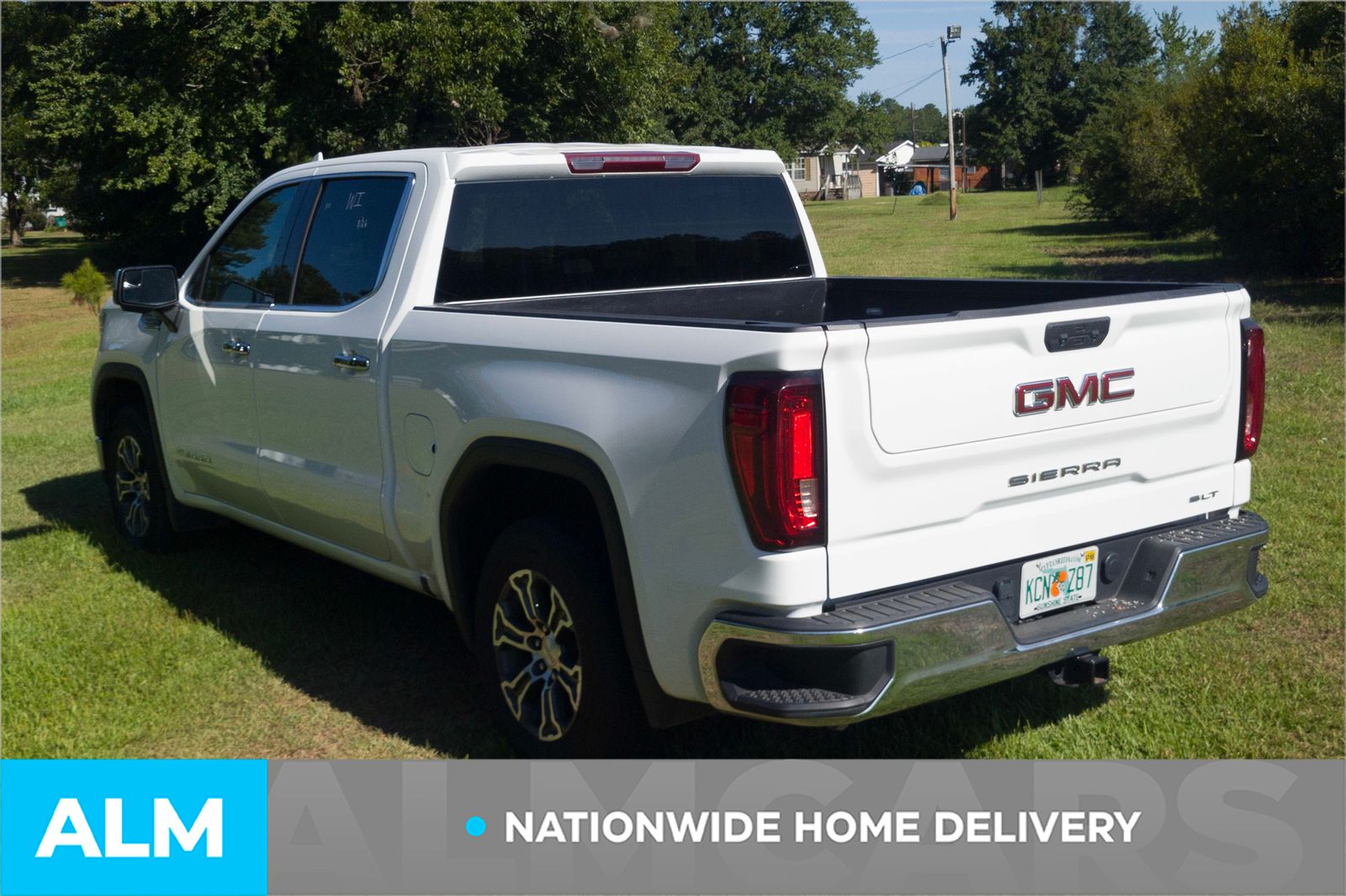 Used 2025 Summit White GMC SLT image 4