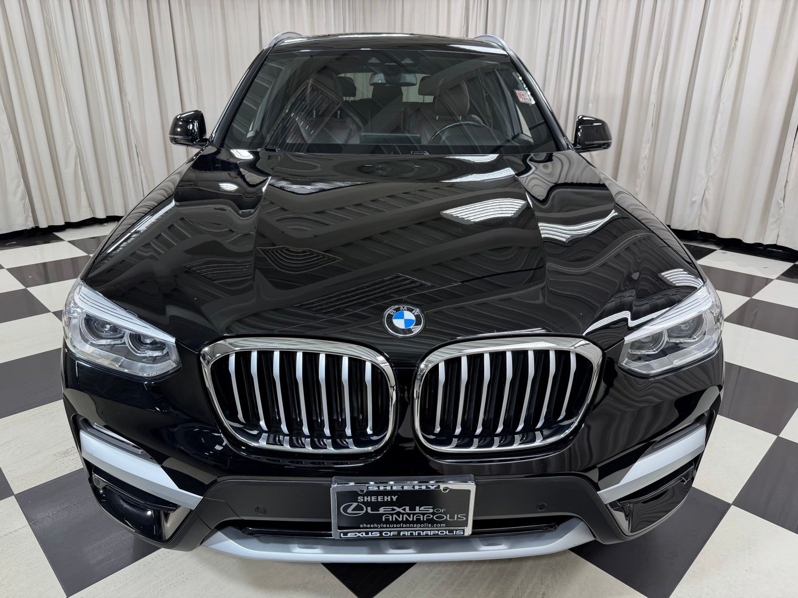 View vehicle photo 2