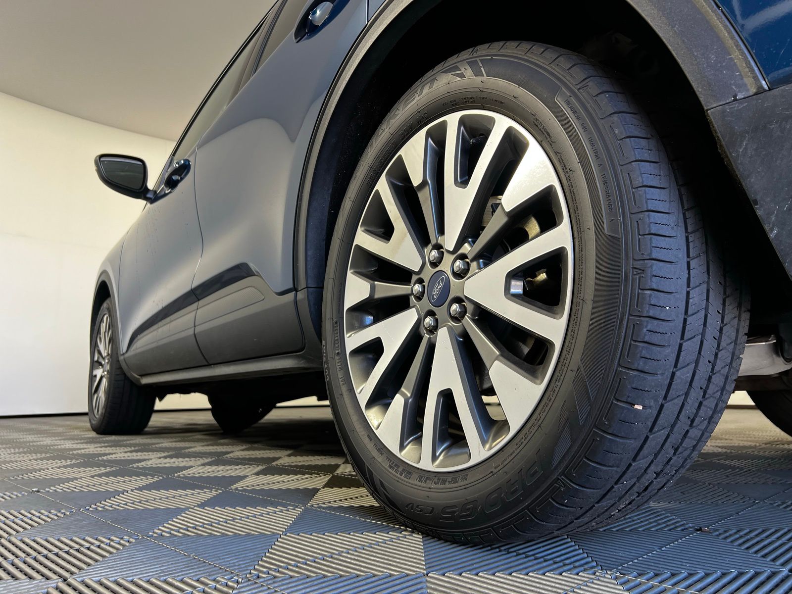 Thumbnail: 2020 Ford Escape - 9