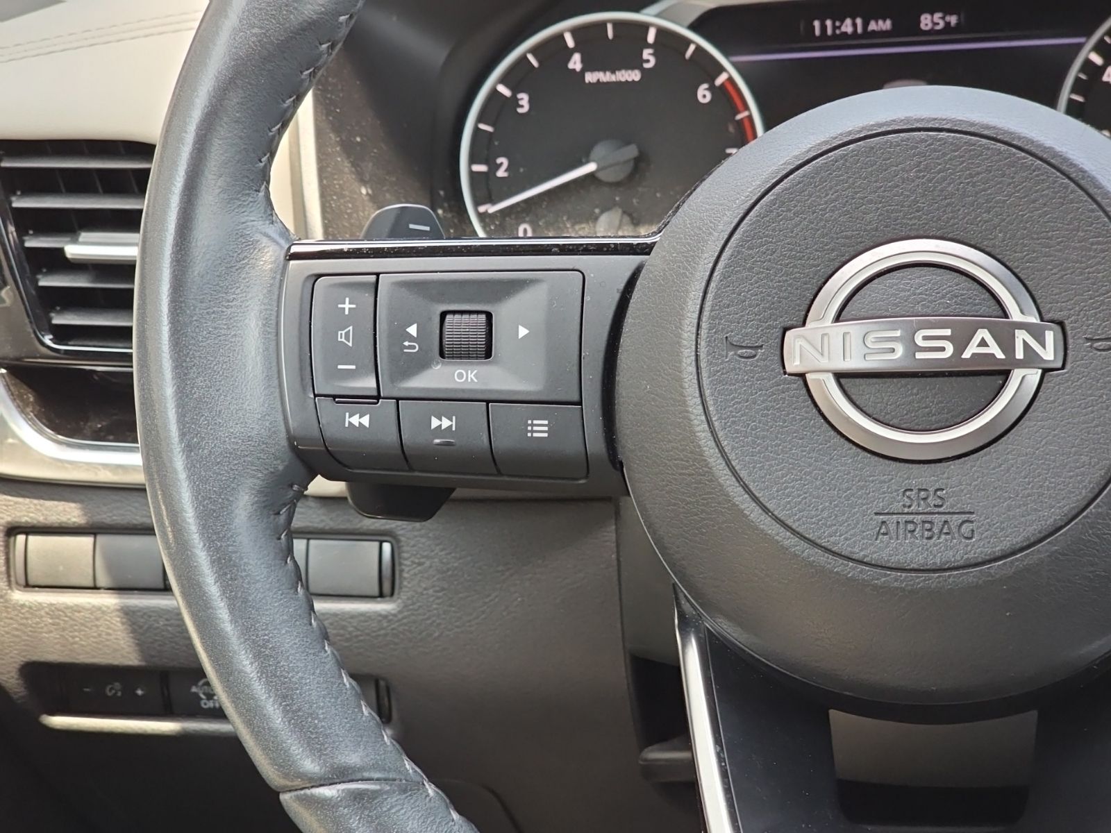Used 2023 Red Nissan SL image 42