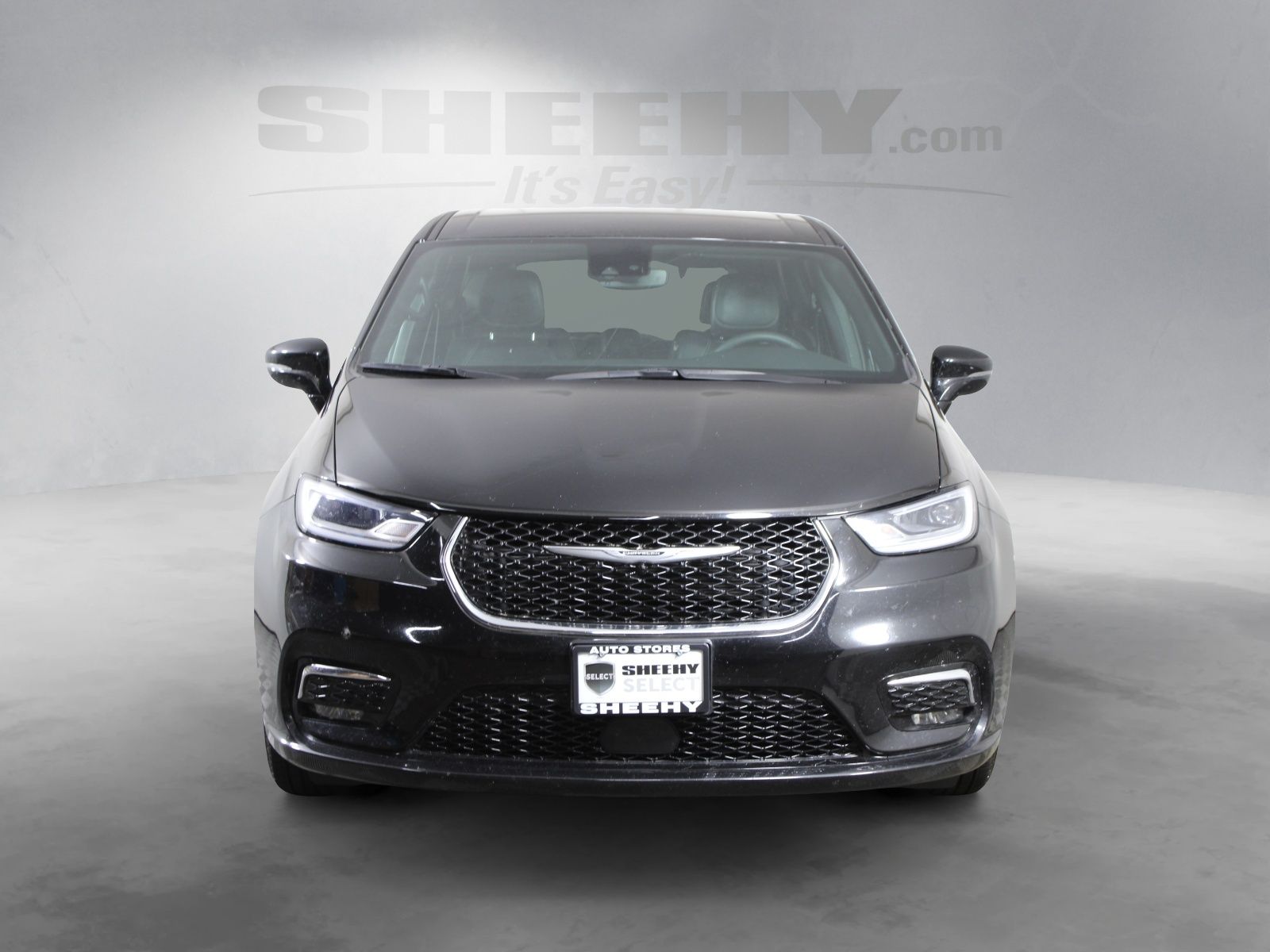 Used 2025 Black Chrysler Select image 16