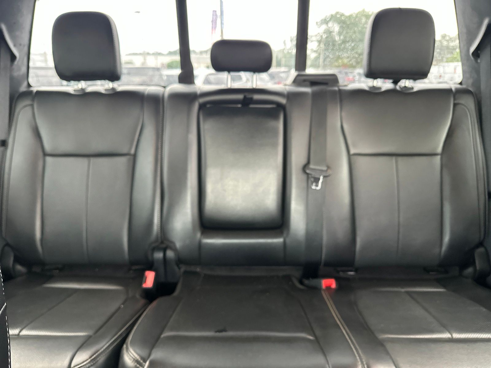 Used 2020 Magnetic Metallic Ford Lariat image 24