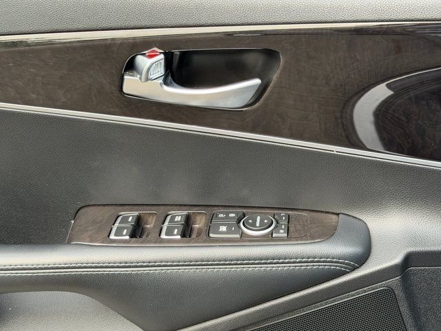 Used 2017 Titanium Silver Kia LX image 27