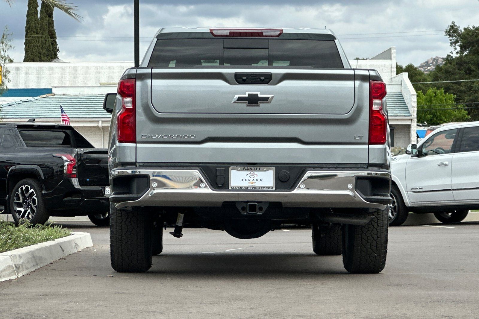 View vehicle photo 5