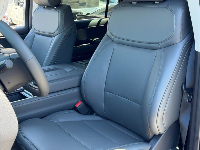 New 2026 Agate Black Metallic Ford Active image 28