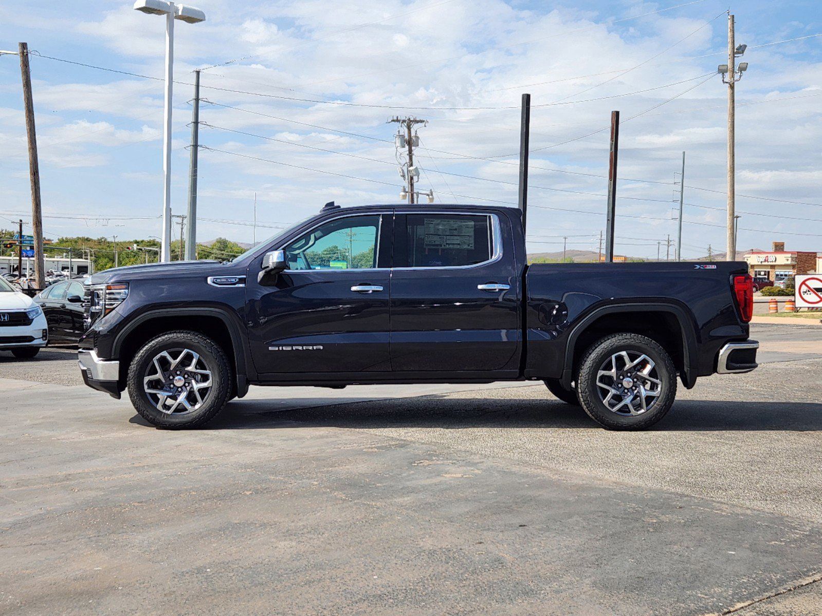 2025 GMC Sierra 1500 SLT 3