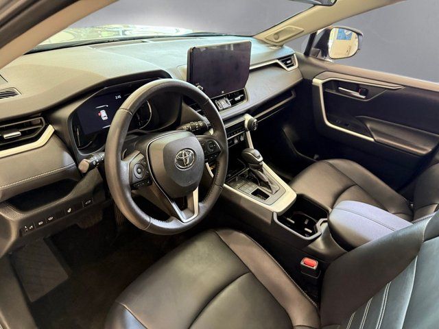 Used 2023 Silver Toyota XLE Premium image 3