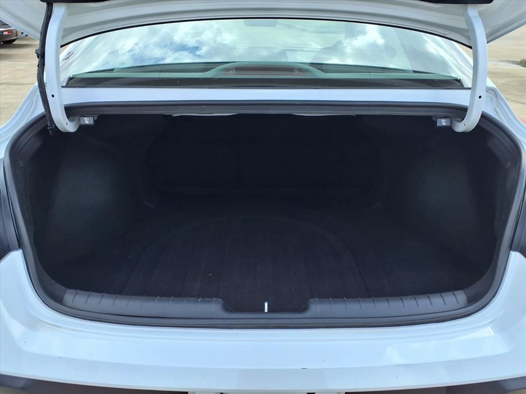 2025 Hyundai Elantra SEL Convenience White at DeMontrond Gulf Freeway