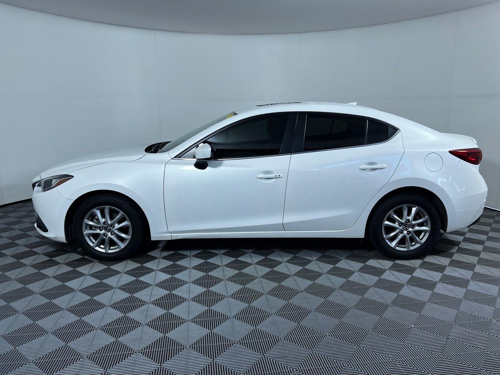 Thumbnail: 2016 Mazda Mazda3 - 6