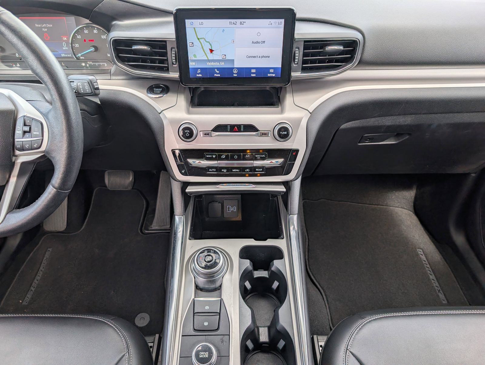 View vehicle photo 7