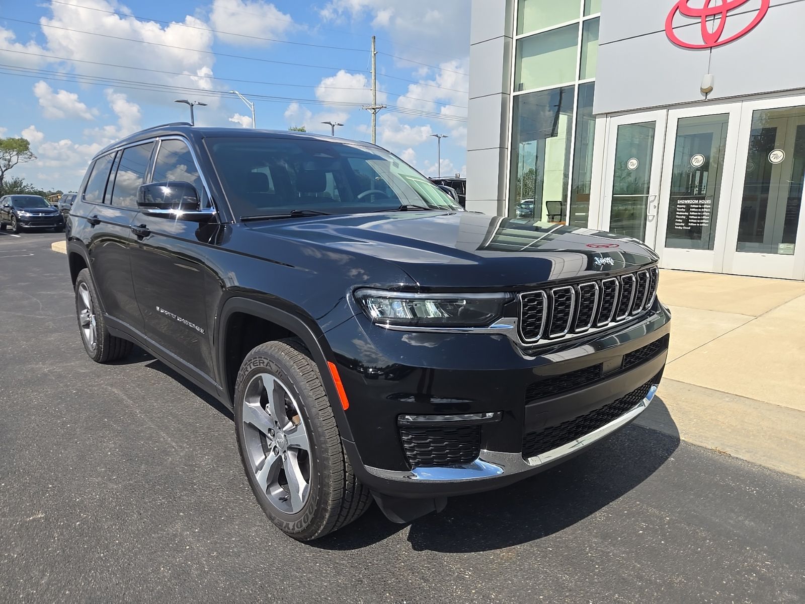 2023 Jeep Grand Cherokee L Limited - Photo 4