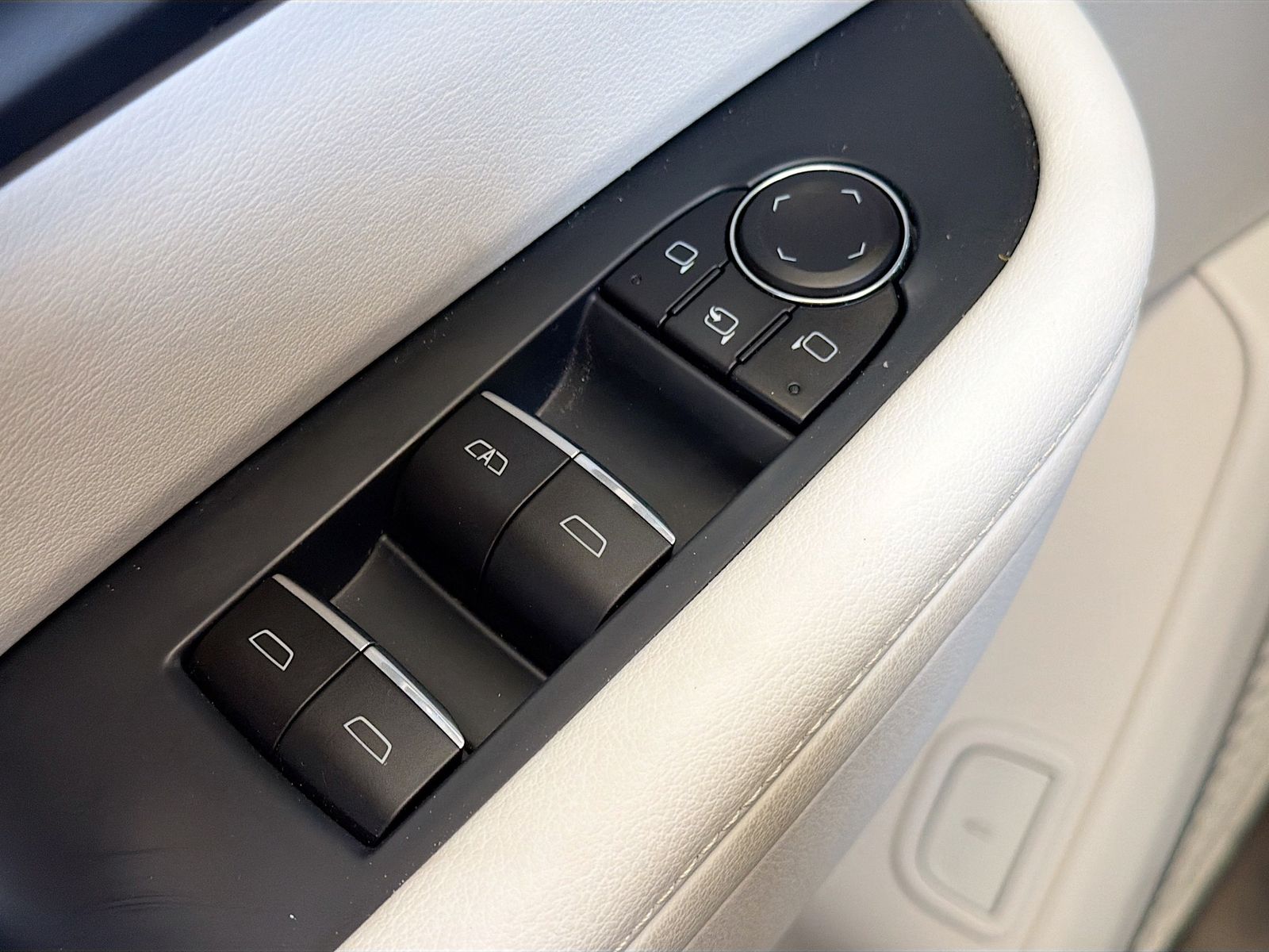 Used 2026 Blue Buick Avenir image 18