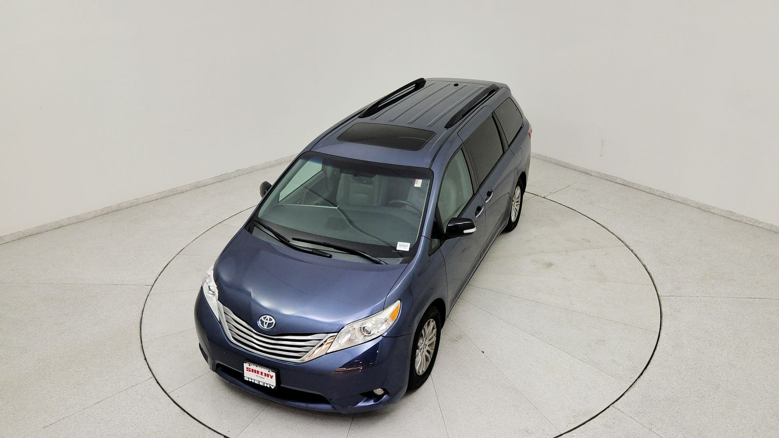 Used 2015 Blue Toyota XLE image 16