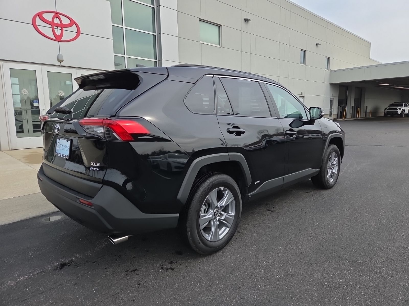 View vehicle photo 7