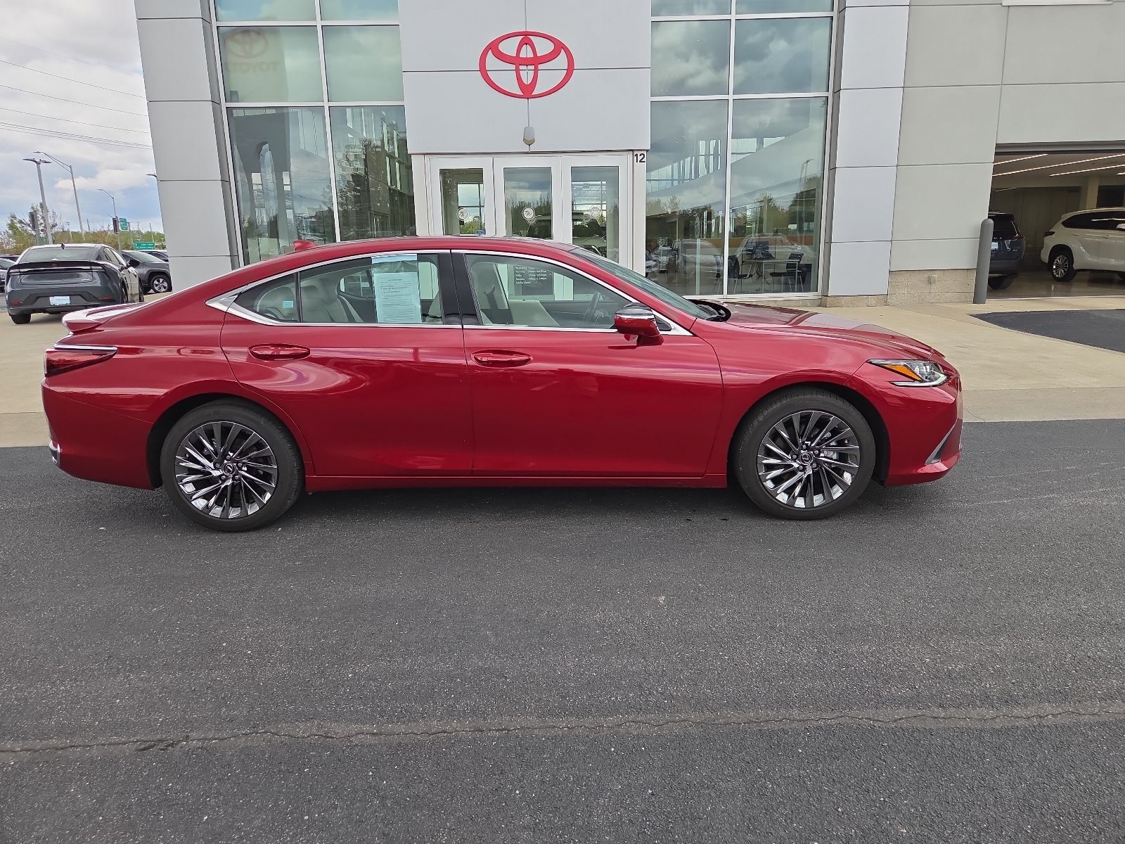 used 2025 Lexus ES car, priced at $47,950