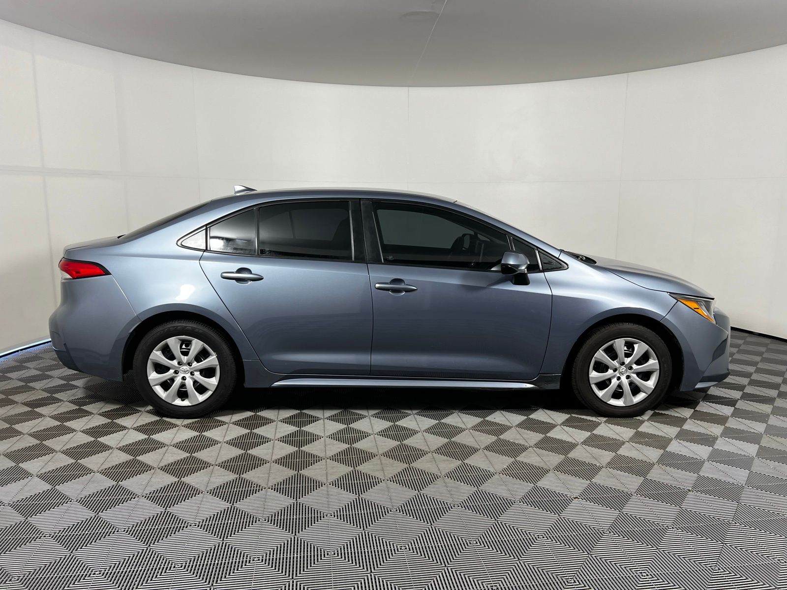 Thumbnail: 2021 Toyota Corolla - 4