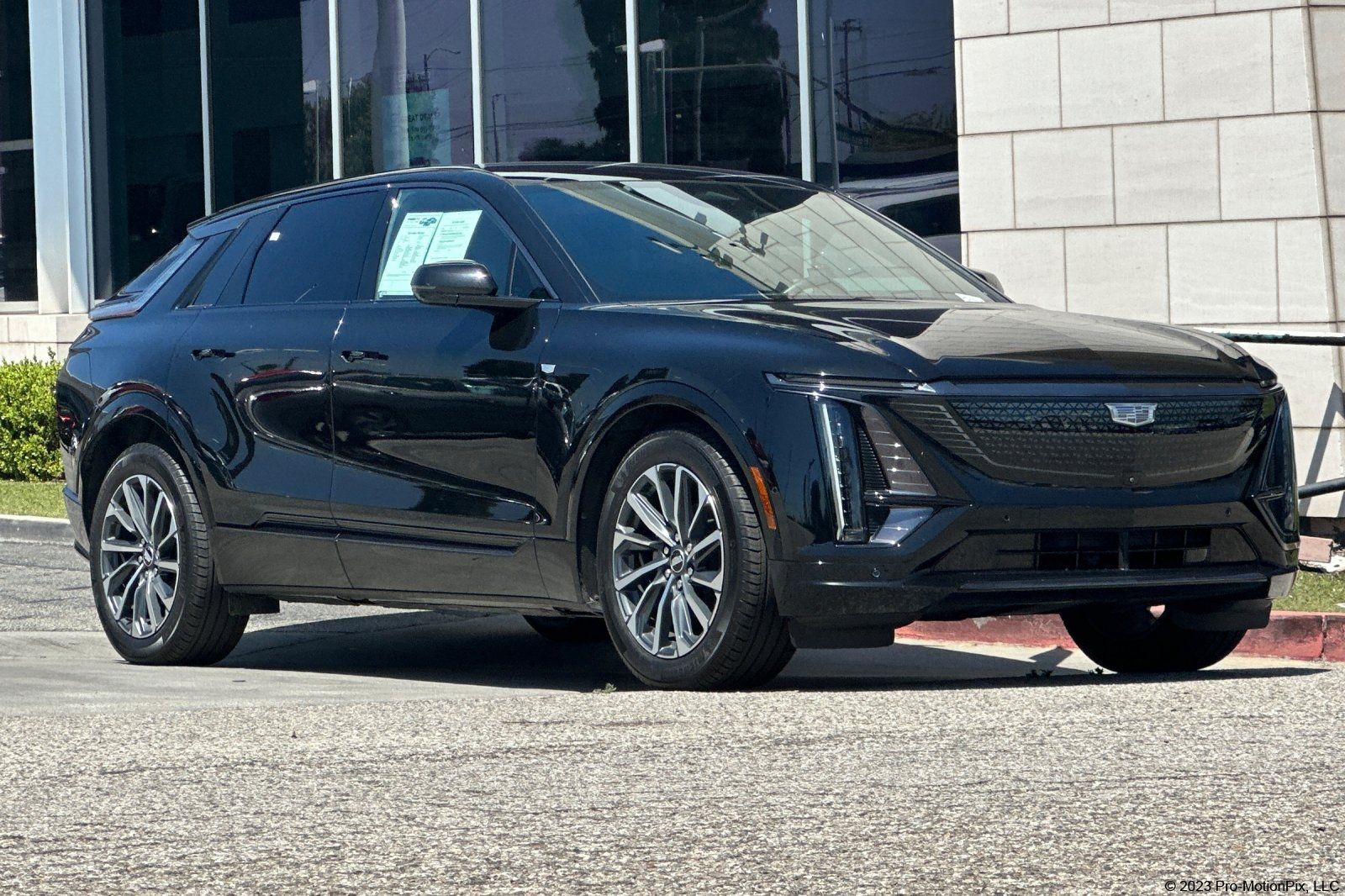 Stellar Black Metallic 2024 Cadillac LYRIQ SUV / Crossover Rear-Wheel Drive 1-Speed Automatic