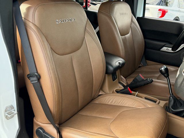 Used 2016 Bright White Clearcoat Jeep Unlimited Sahara image 32
