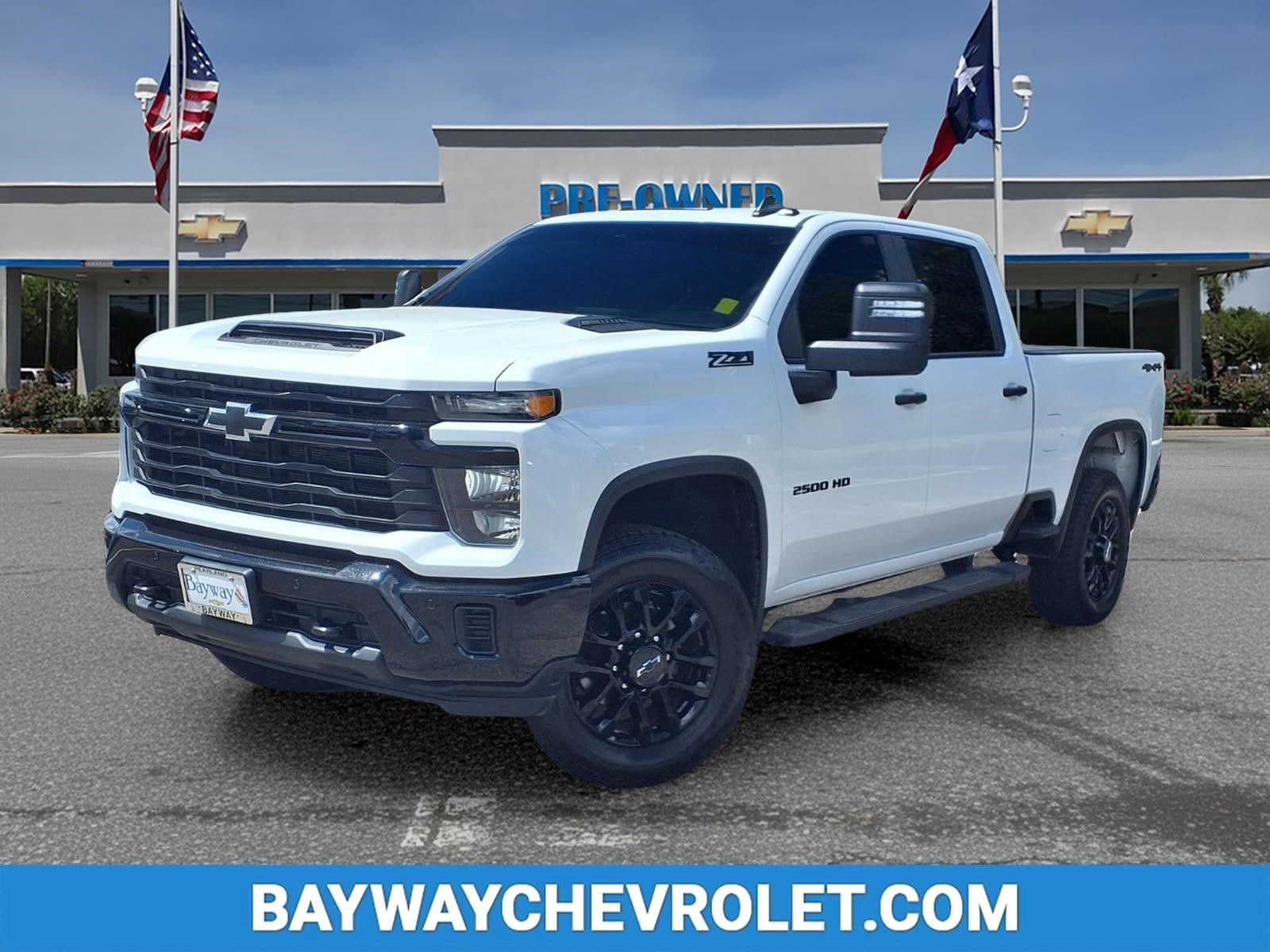 Summit White 2026 Chevrolet Silverado 2500HD Pickup Truck Four-Wheel Drive Automatic