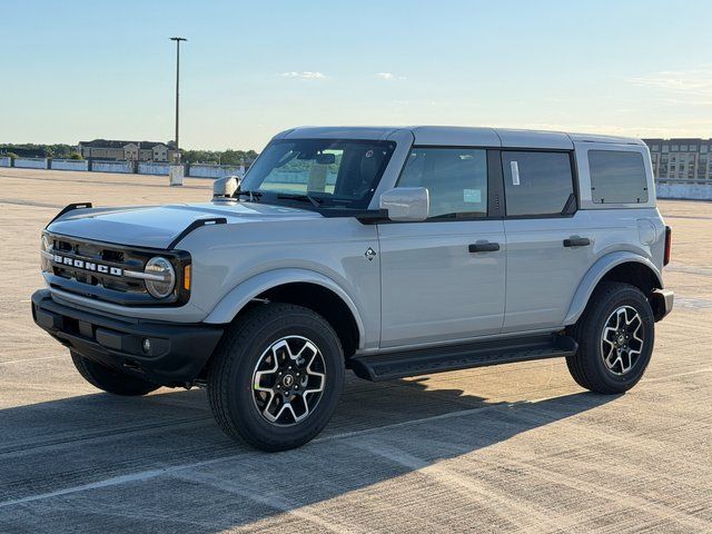 New 2026 Avalanche Gray Ford Outer Banks image 2