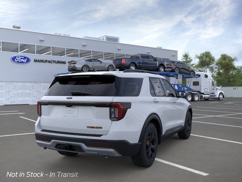 New 2026 Space White Metallic Ford Tremor image 8