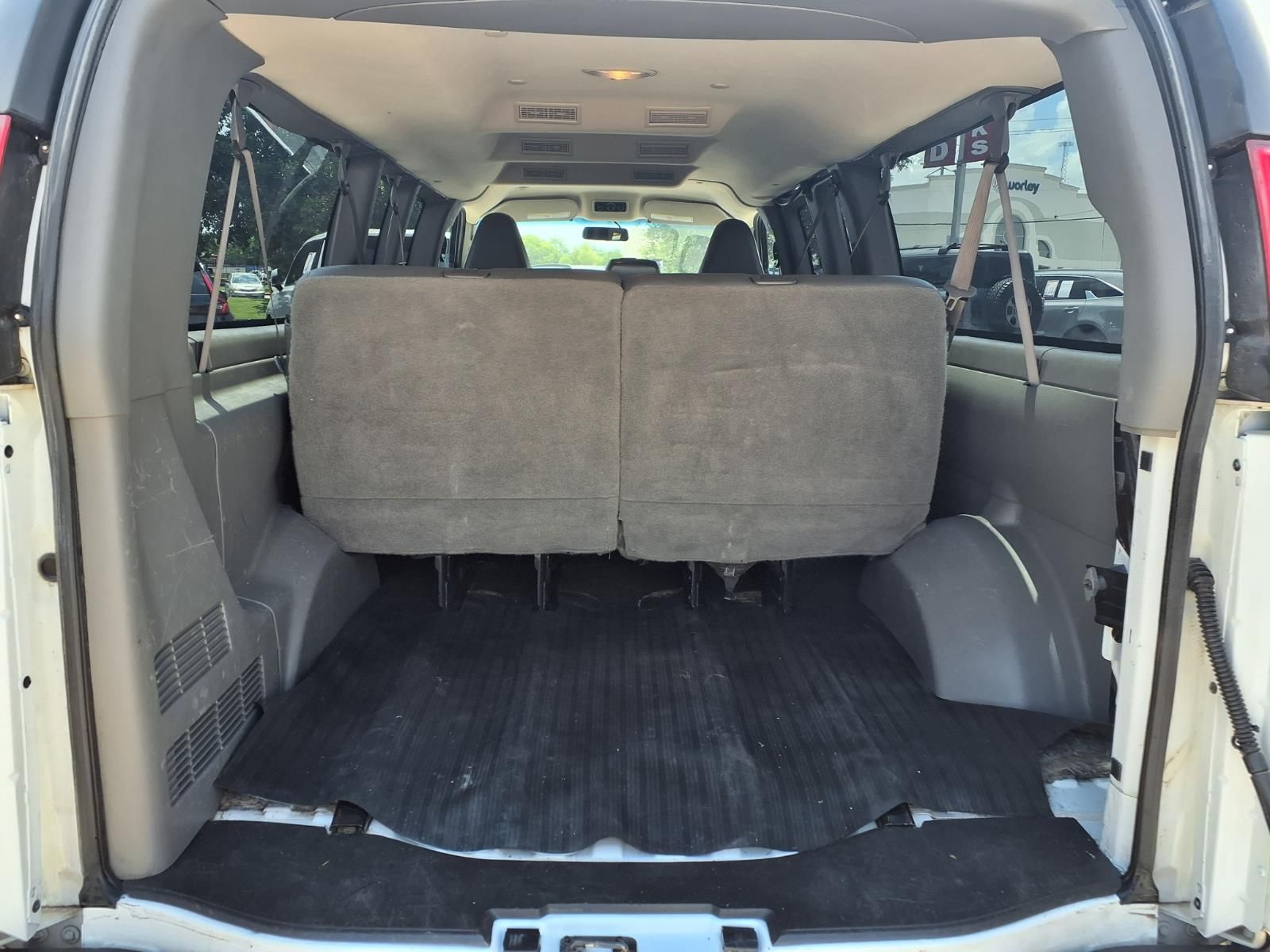2019 Chevrolet Express 3500 LS - 6