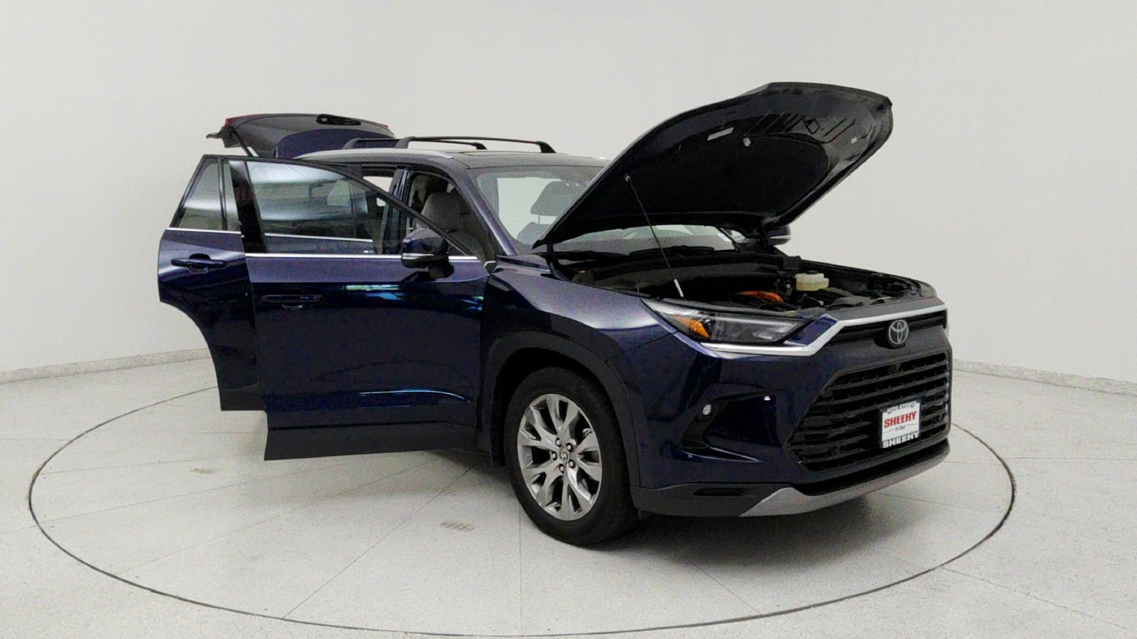 Used 2025  Toyota Limited image 11