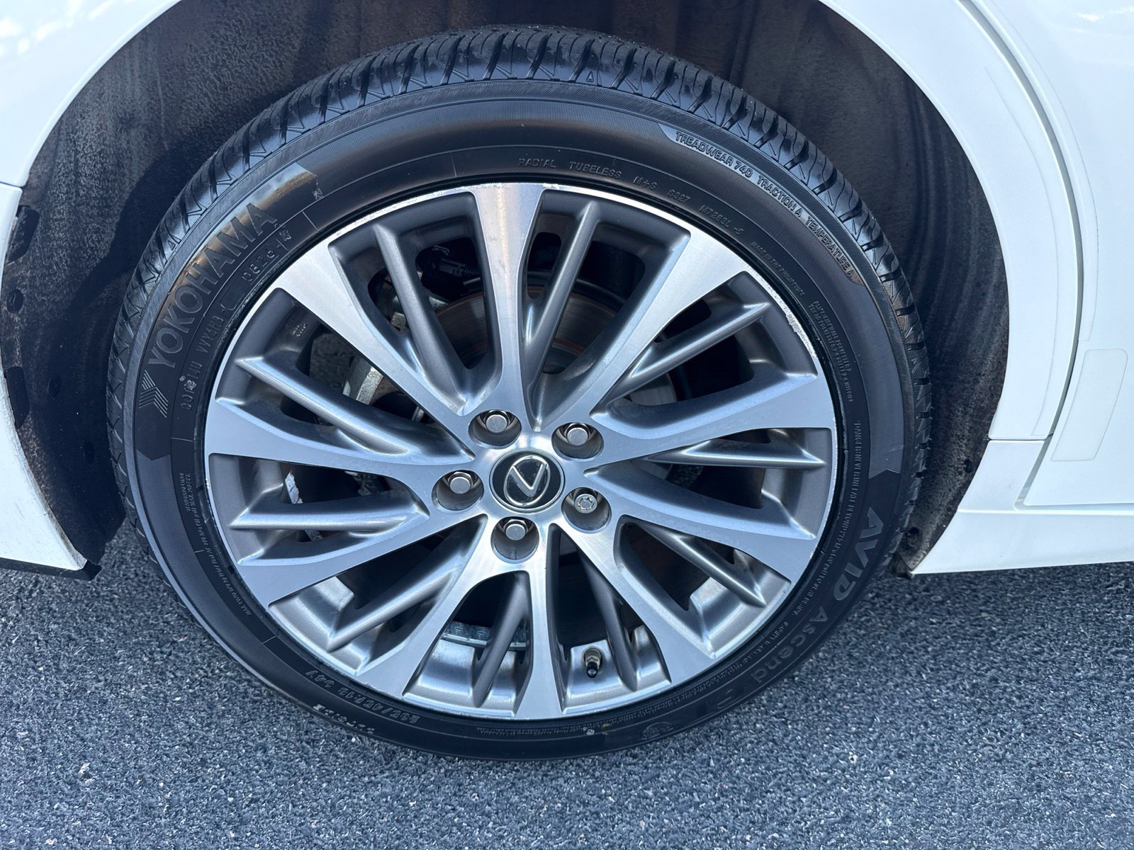 Used 2021 White Lexus 350 image 24