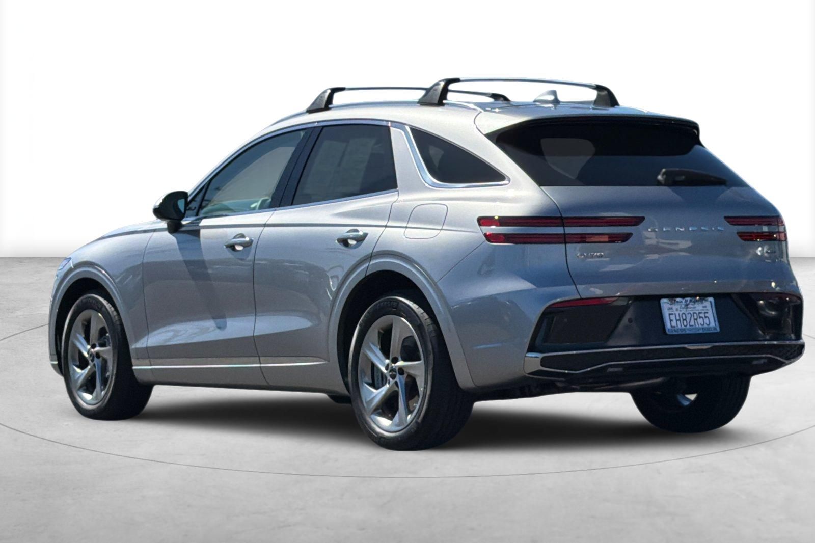 View vehicle photo 4