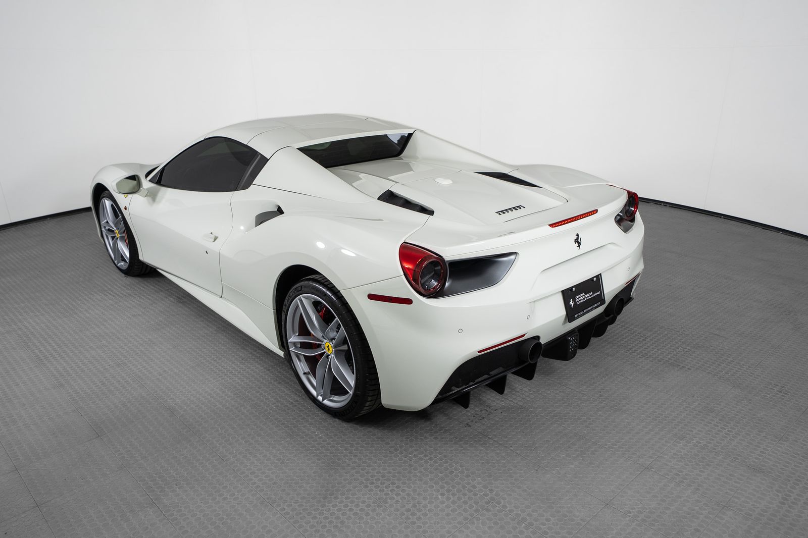 2019 Ferrari 488 Spider — full photo 37 of 43