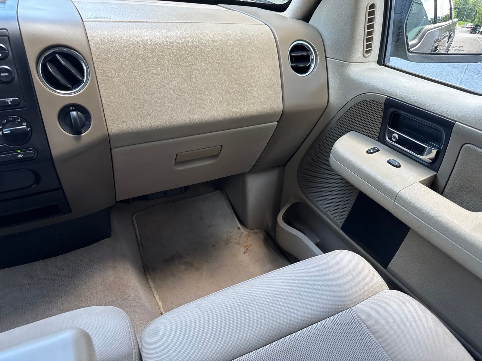 Used 2004 Beige Ford FX4 image 22