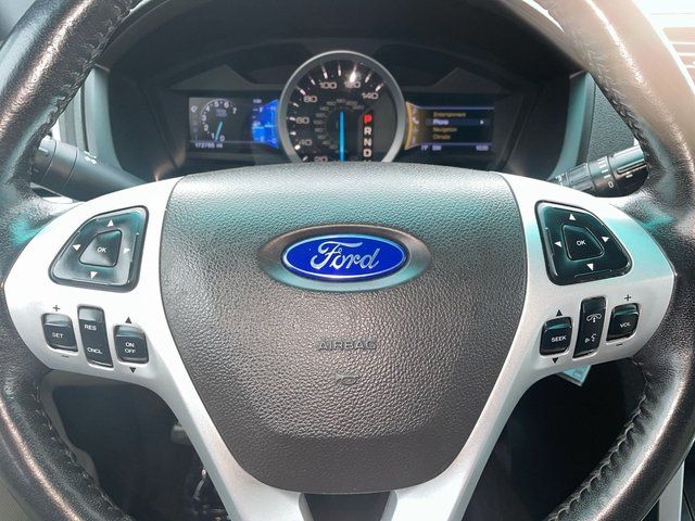 Used 2013 White Platinum Clearcoat Metallic Ford XLT image 13