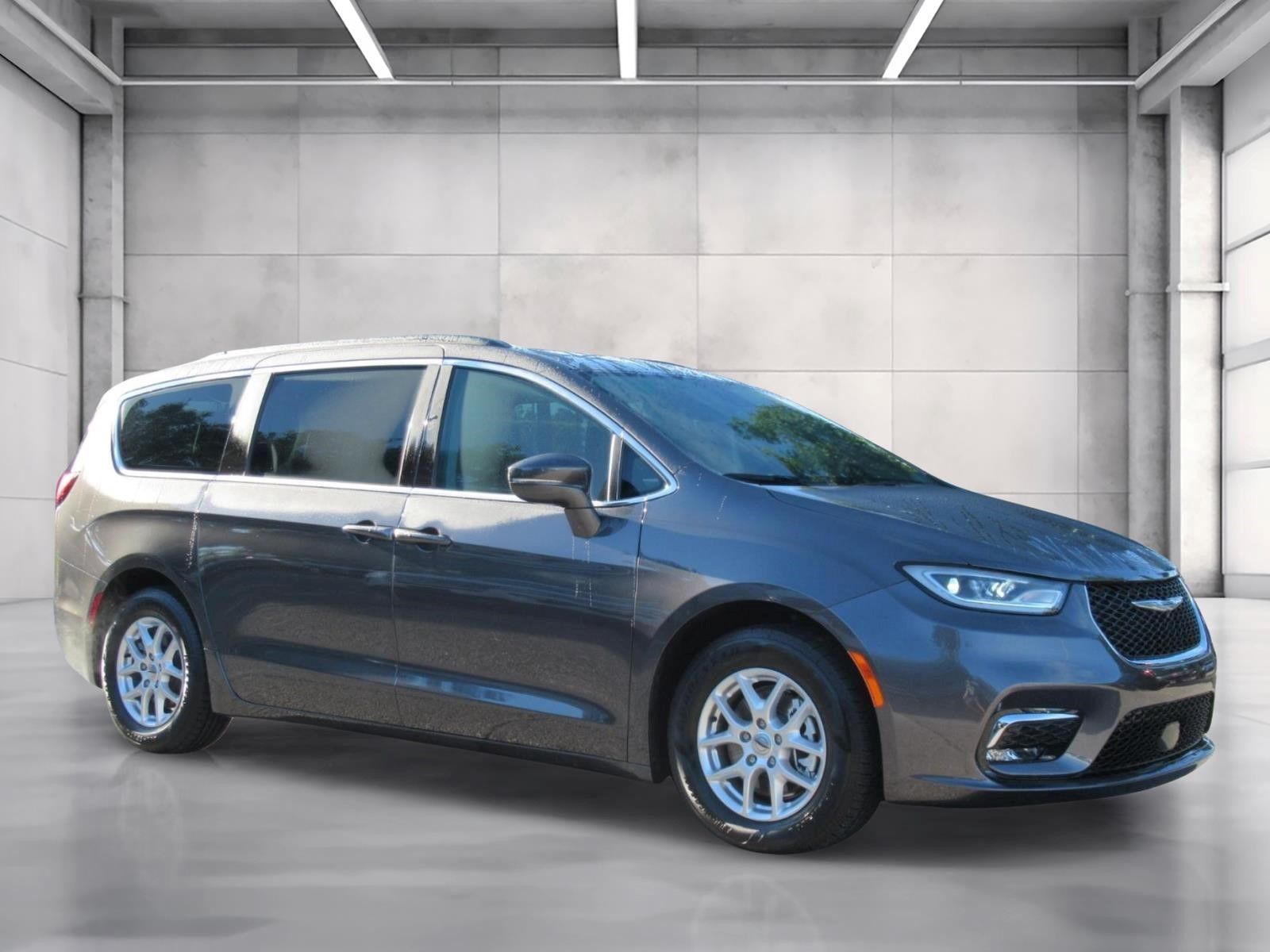 Gray (Granite Crystal Metallic Clearcoat) 2022 Chrysler Pacifica Minivan Front-Wheel Drive 9-Speed Automatic