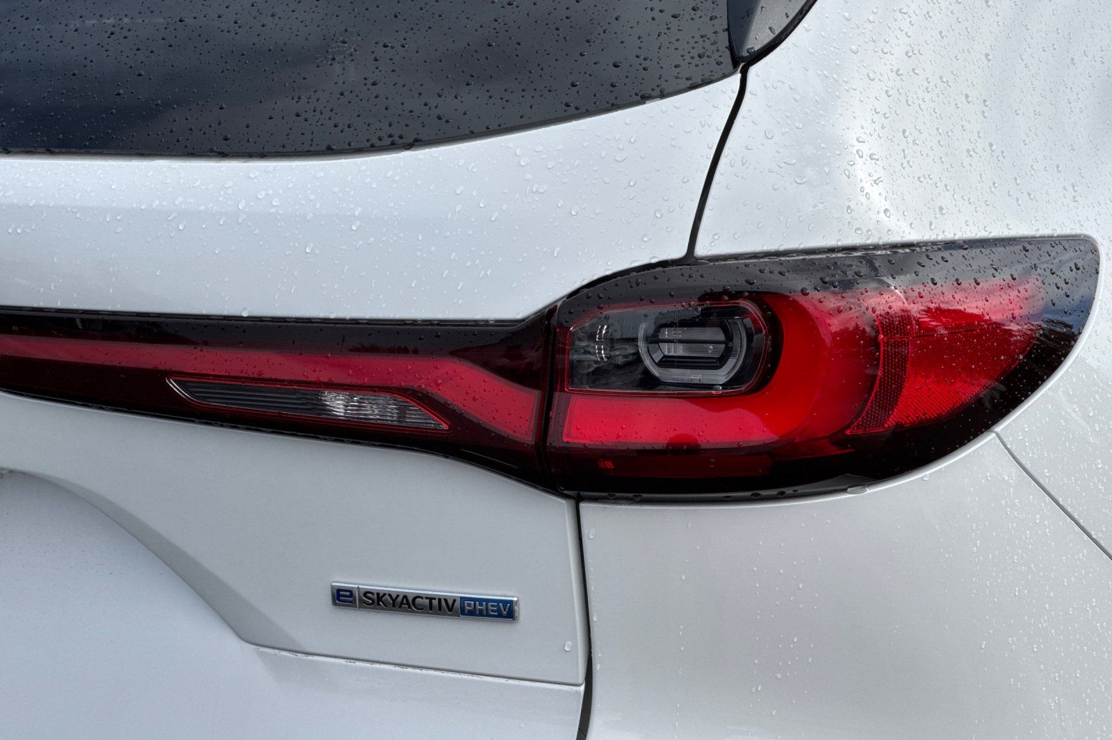 Used 2025 White Mazda Premium image 33