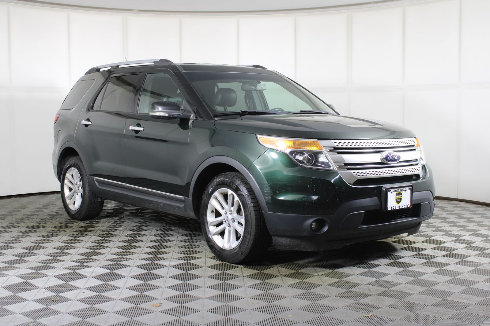 Green 2013 Ford Explorer SUV / Crossover Front-Wheel Drive 6-Speed Automatic