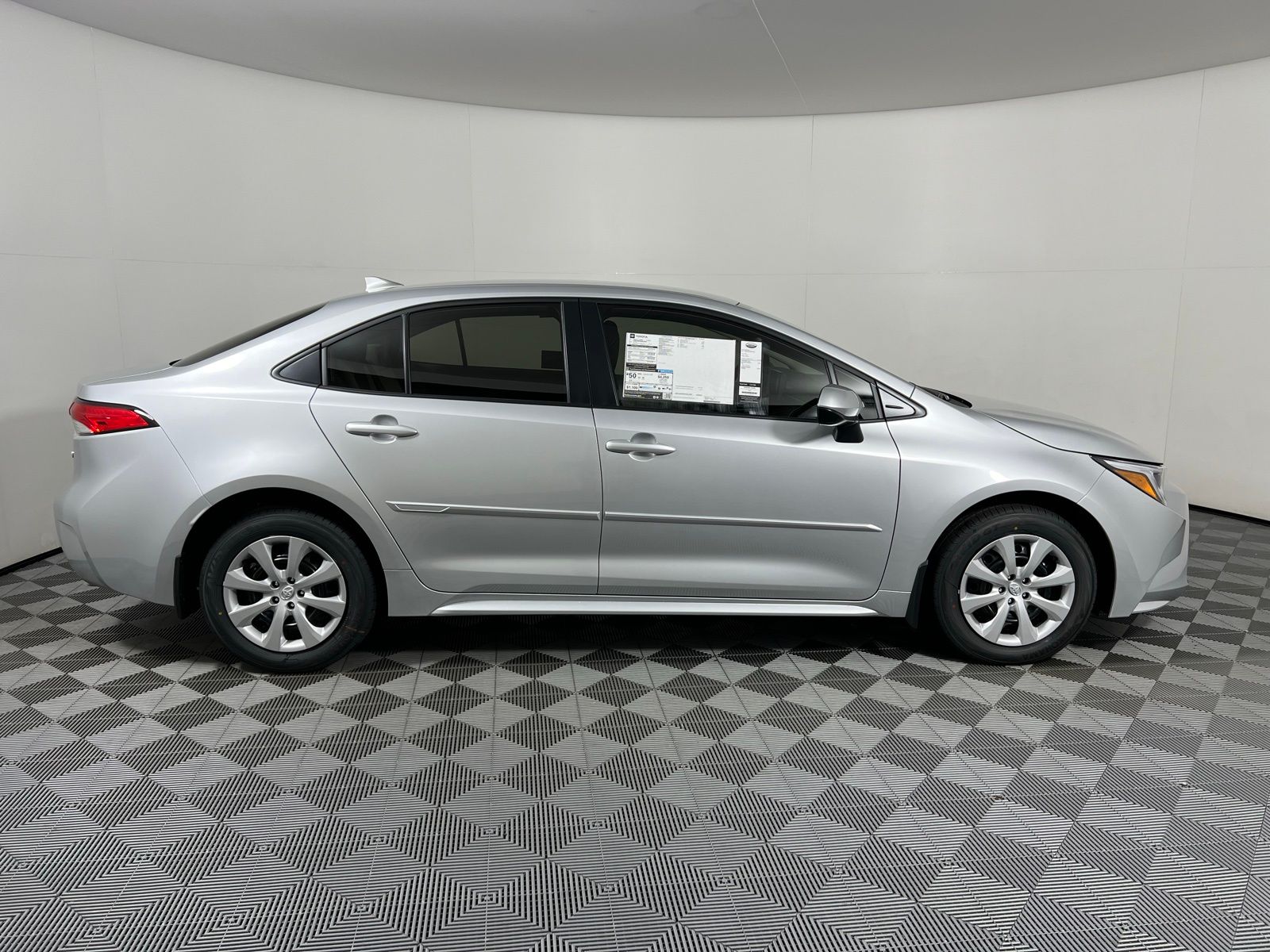 Thumbnail: 2025 Toyota Corolla - 4