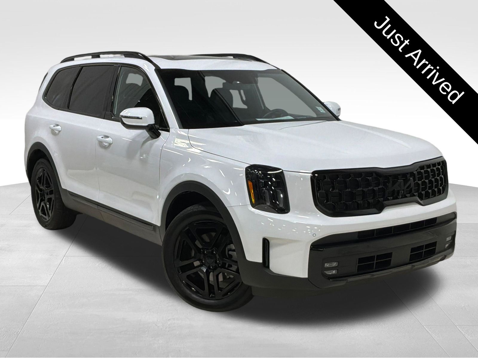 Glacial White Pearl 2025 Kia Telluride SUV / Crossover All-Wheel Drive 8-Speed Automatic