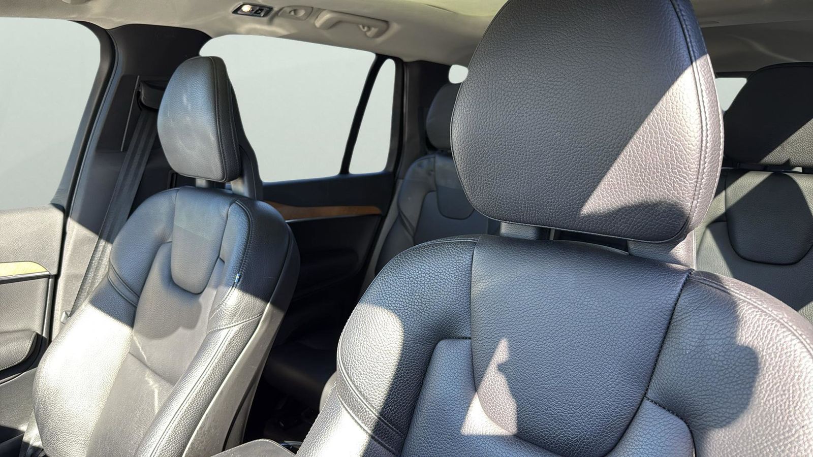 Used Car 2021 Volvo Xc90  T6 Momentum For Sale Under $30,000 In Austin, Texas